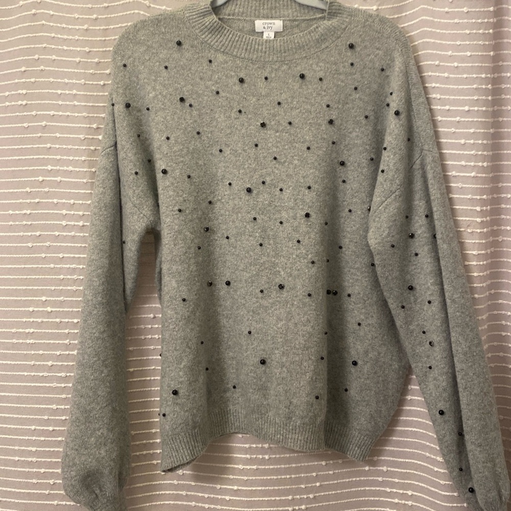 Women’s pearl pullover sweater. L. Crown and ivy